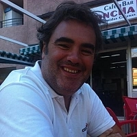Sr. D. Raúl Mata Ajuria